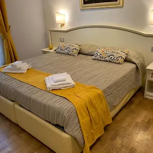2* Bed and breakfast Domus Via Veneto